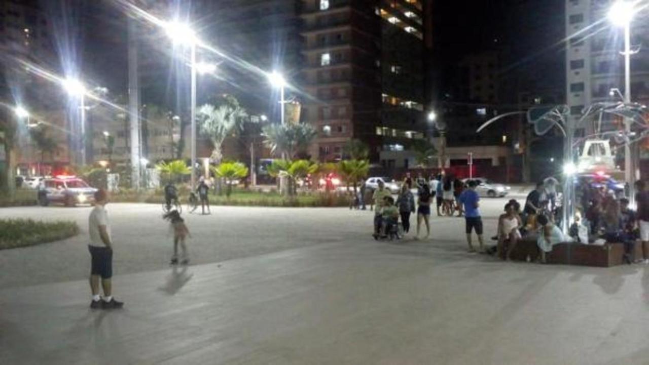 Ape Temporada Praia Grande Sp Completo Com Piscina, Churrasqueira, Estacionamento Exterior photo